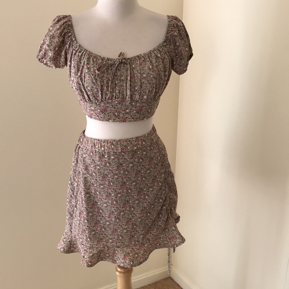 MABLE Dresses & Skirts - Mable medium floral crop off shoulder top and skirt set.